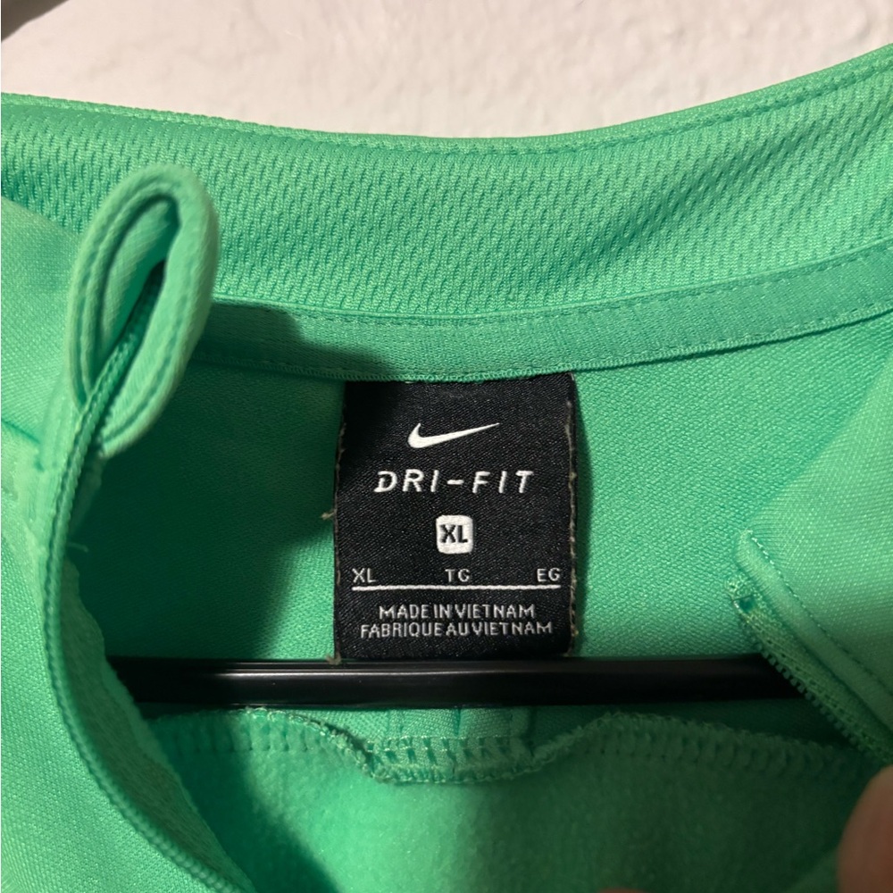 Nike Green Windbreaker Lightweight Athletic Jacket - Picture 3 of 3